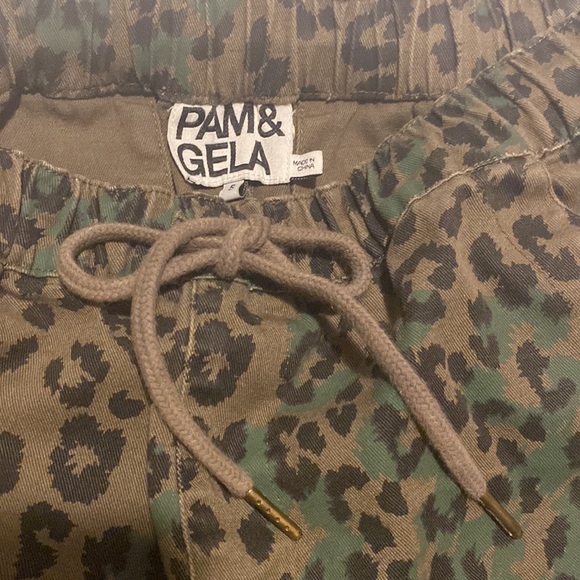 Pam & Gela Jaguar Leopard Jogger Pants Size Small - Picture 14 of 15
